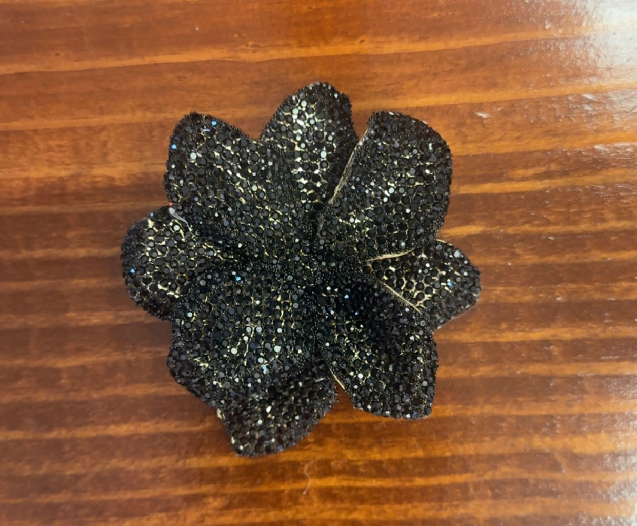 The Glitter Brooch Pin