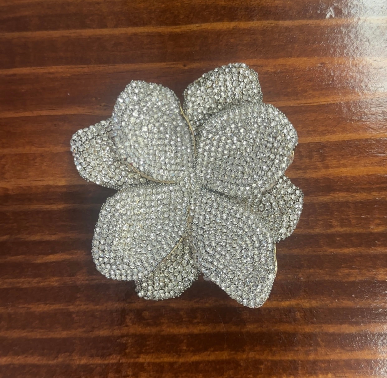 The Glitter Brooch Pin