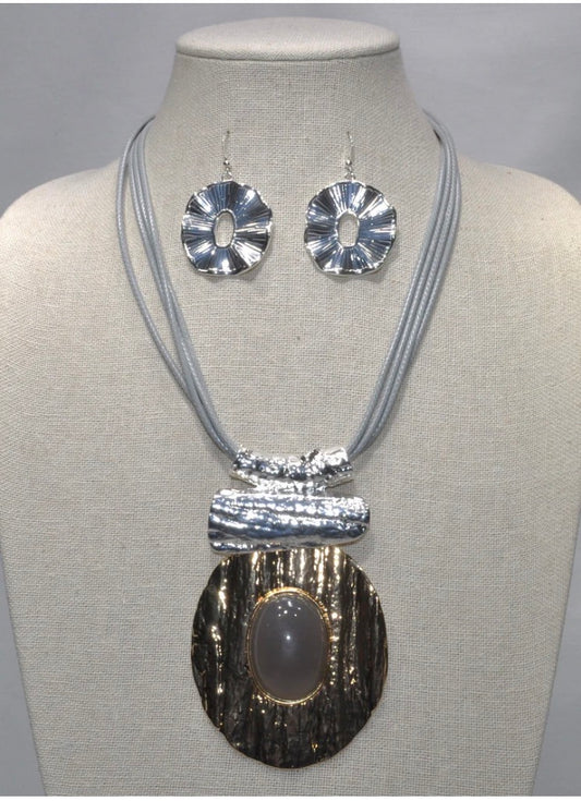 The Tribal Set Necklace Set