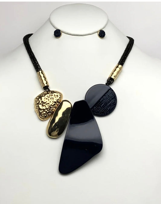 The Noble Navy Necklace Set