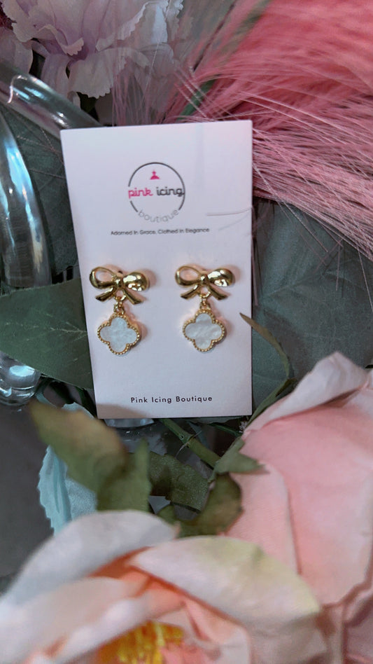 The Bow Clover Earrings