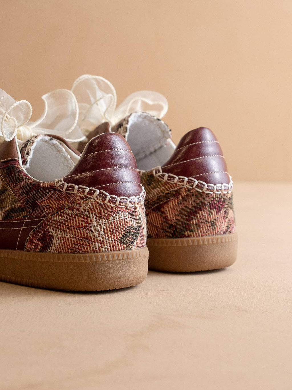 The Dalia | Mauve Tapestry Lace Up Fall Sneaker: MAUVE TAPESTRY /